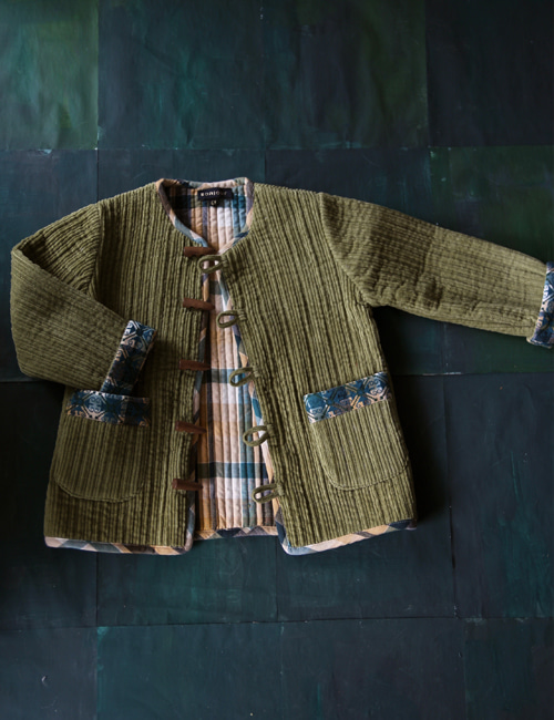 [BONJOUR DIARY]Reversible Quilted Jacket with Embroidery (cotton filling) _ Moss green Corduroy